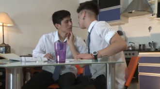 Estudiantes latinos, se corrió dentro de su culito