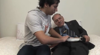 Si scopa il capo per evitare di essere licenziato