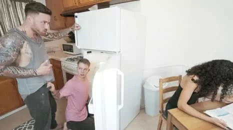 Jouer avec l’élève de sa copine