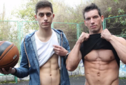 Citas a ciegas para sexo en la cancha de basket